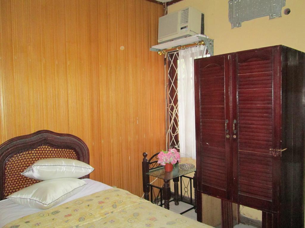 Sinderella Hotel Balikpapan  Rom bilde